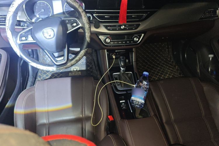 Used CHANGAN Raeton CC 2018 1.5T Automatic Elegant Starry Edition China V Standard
