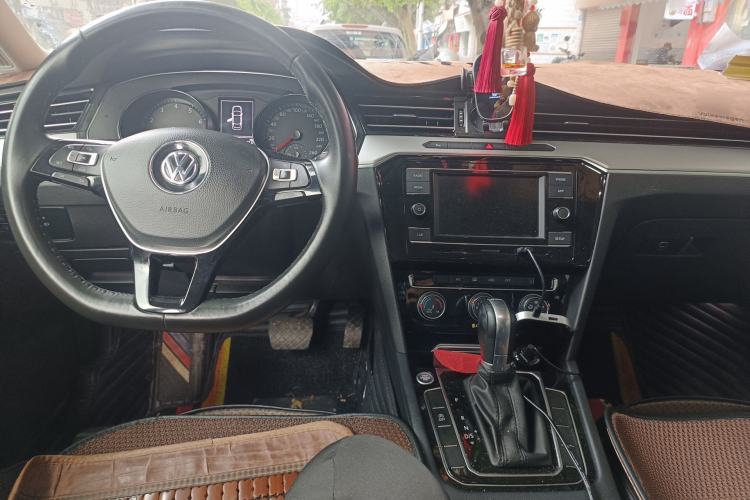 Used Volkswagen Magotan 2018 330TSI DSG Advanced Model Center Console