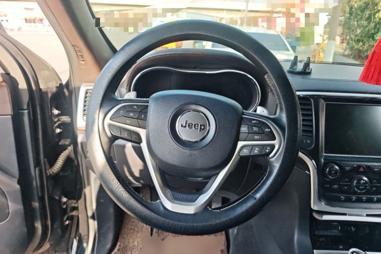 Used Jeep Grand Cherokee 2015 3.6L Luxury Navigation Edition
