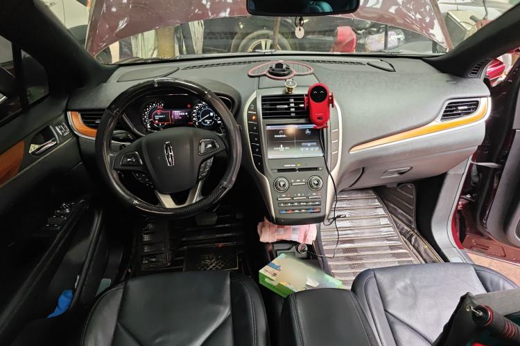 Used Lincoln MKC 2014 2.0T Two-Wheel-Drive Luxury Edition Center Console