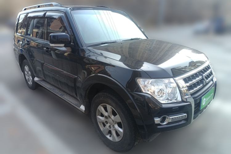Used Mitsubishi Pajero 2016 3.0L Automatic Standard Version China V Standard Front Right 45 Deg