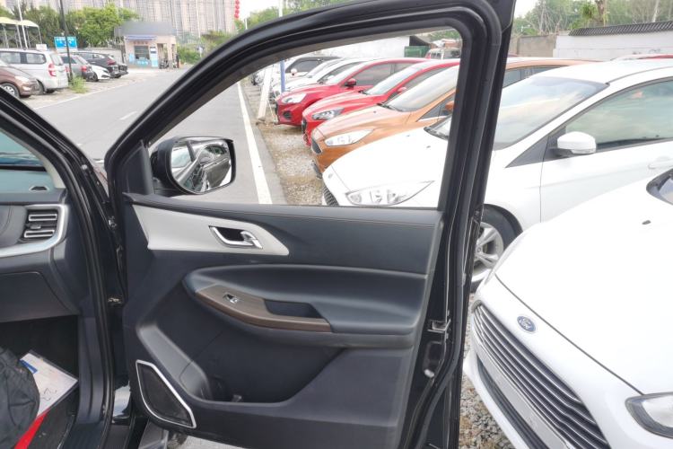 Used JMC Yuhu 7 2022 2.0T Manual Diesel Two-Wheel Drive Comfort Plus Long Wheelbase