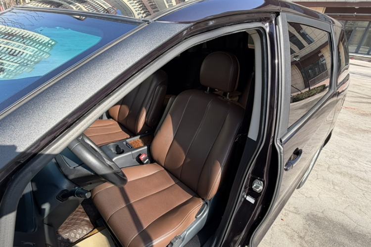 Used BYD M6 2015 2.4L Automatic Luxury Model
