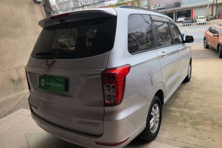 Used Wuling Hongguang 2019 1.5L S Comfort Edition China VI LAR
