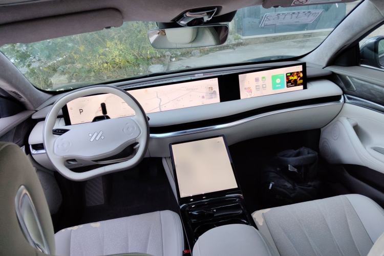 Used IM L7 2022 Dynamic Model Center Console