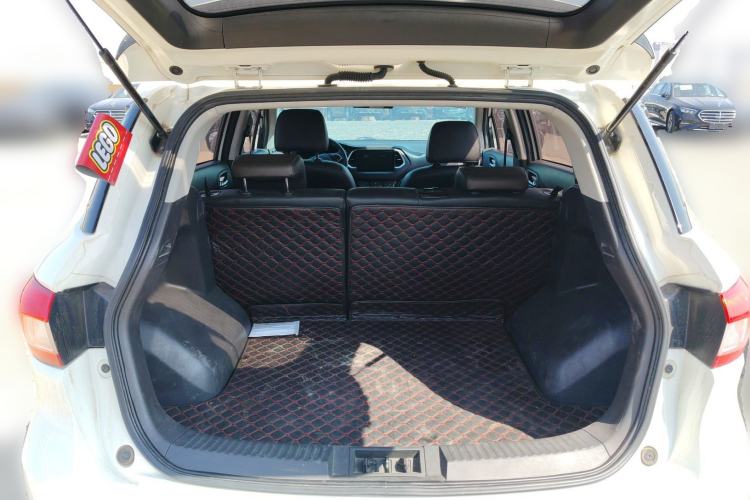 Used GAC Trumpchi GS4 2017 200T Manual Two-Wheel Drive Elite Edition Trunk