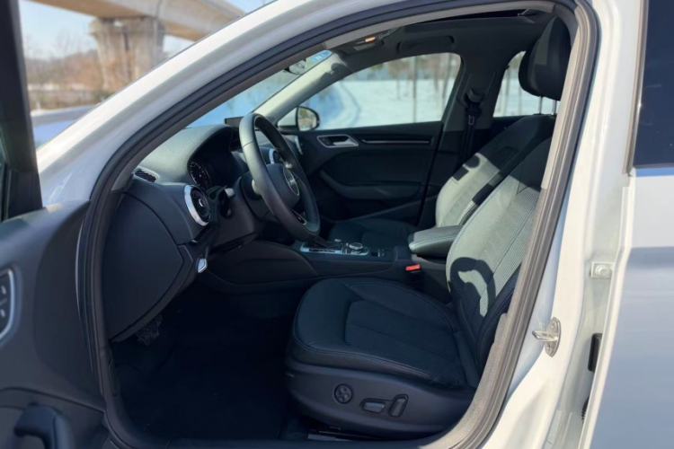 Used Audi A3 2019 Limousine 35 TFSI Fashion Edition China V standard
