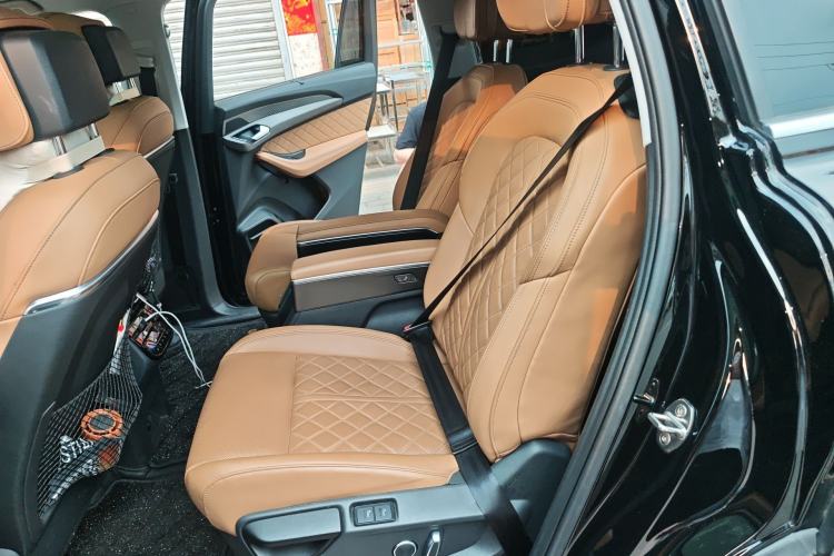 Used Audi Q6 2024 45 TFSI quattro Qiyun Edition Yulin Package 6 seats Left Rear Seat