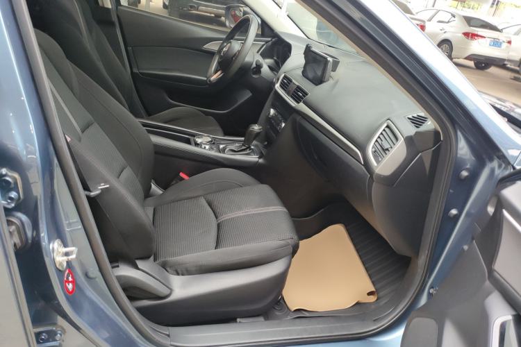 Used Mazda 3 Axela 2017 Sedan 1.5L Automatic Luxury Model Emission Standard China V Right Front Seat