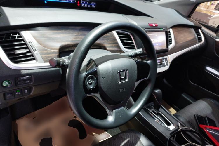 Used Honda Jade 2017 1.8L automatic Comfort version 5 seats
