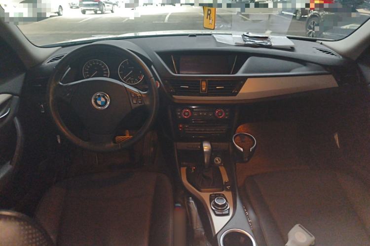 Used BMW X1 2012 sDrive18i Luxury Edition Center Console