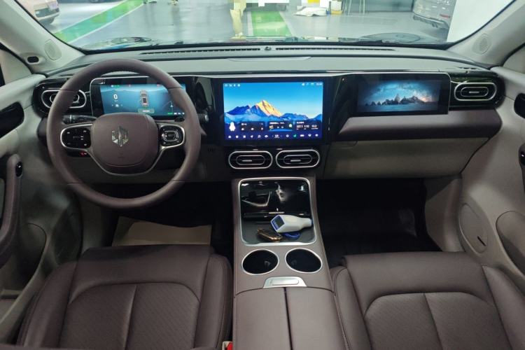 Used Leapmotor C11 2023 Pure Electric 500 Comfort Edition Center Console