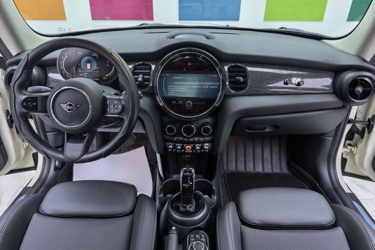 Used MINI MINI 2023 1.5T COOPER Artist
