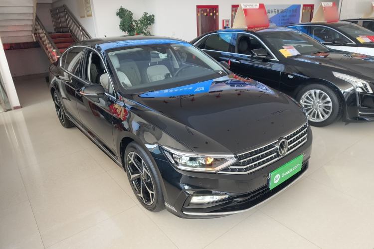Used Volkswagen Magotan 2025 Revised Version Zhongxiang Edition 330TSI DSG Luxury Trim