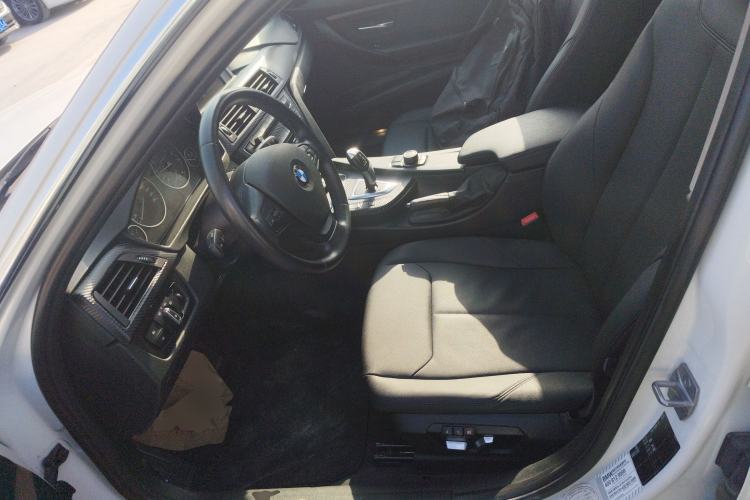 Used BMW 3 Series 2016 316Li Fashion Model
