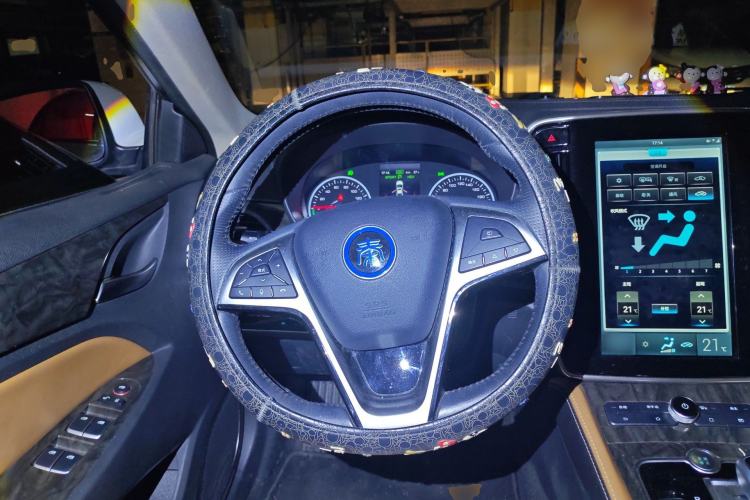 Used BYD Qin New Energy 2017 1.5T Luxury Model Steering Wheel