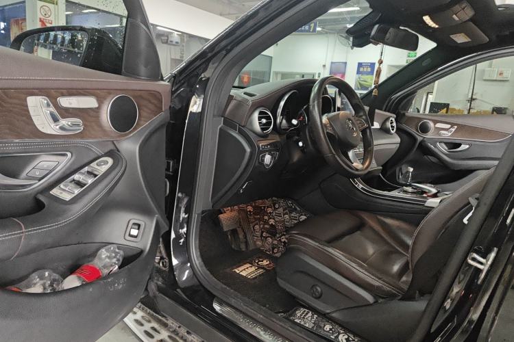 Used Mercedes-Benz GLC 2018 GLC 300 4MATIC Sport Edition Driver Seat