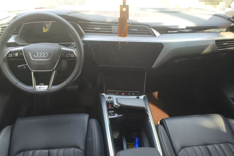 Used Audi e-tron 2021 50 quattro Luxury Edition Center Console