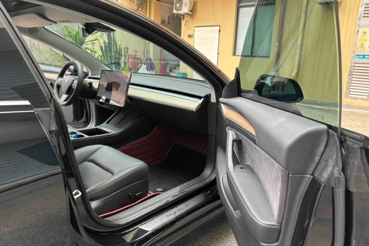 Used Tesla Model 3 2022 Rear-Wheel-Drive Version Right Front Seat