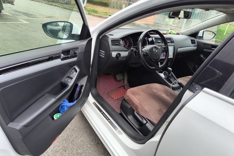 Used Volkswagen Sagitar 2017 230TSI Automatic Comfort Version