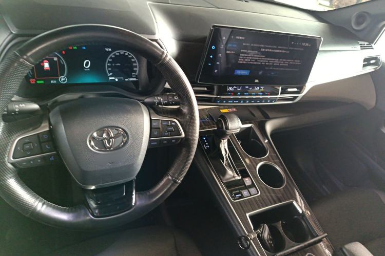 Used Toyota Granvia 2022 2.5L Hybrid Flagship Edition