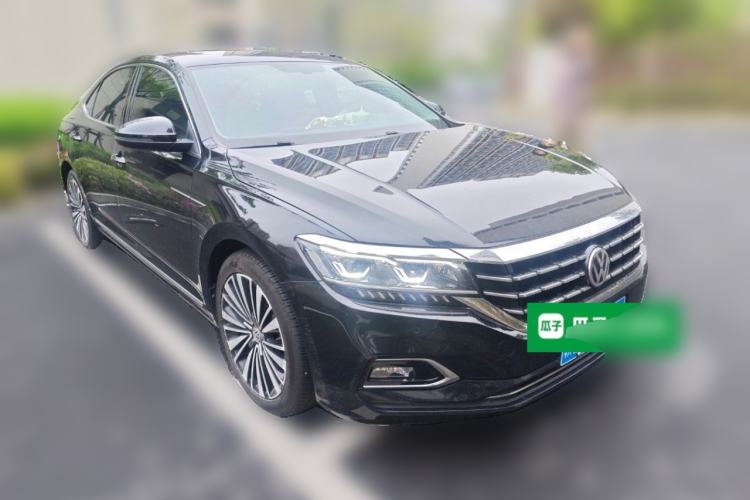 Used Volkswagen Passat 2019 330TSI Luxury Edition China VI Standard Front Right 45 Deg