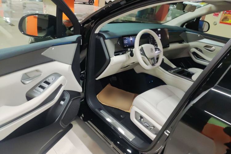 Used BYD Tang L 2025 EV with 670 km Range LiDAR and Premium Features