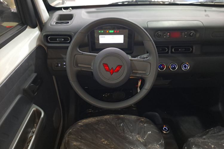 Used Wuling Zhiguang New Energy 2025 Standard Model Steering Wheel