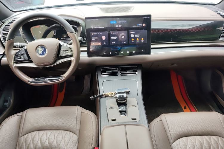 Used BYD Han 2023 DM-i Champion Edition 121KM Prestige Model
