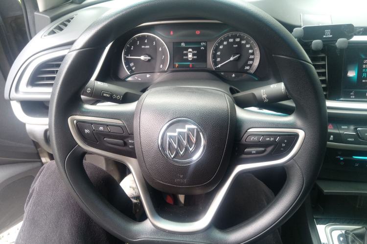 Used Buick GT 2015 18T Dual-Clutch Luxury Model Steering Wheel