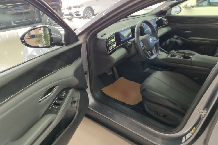 Used BYD Qin L 2025 DM-i Smart Drive 120KM Superior Model