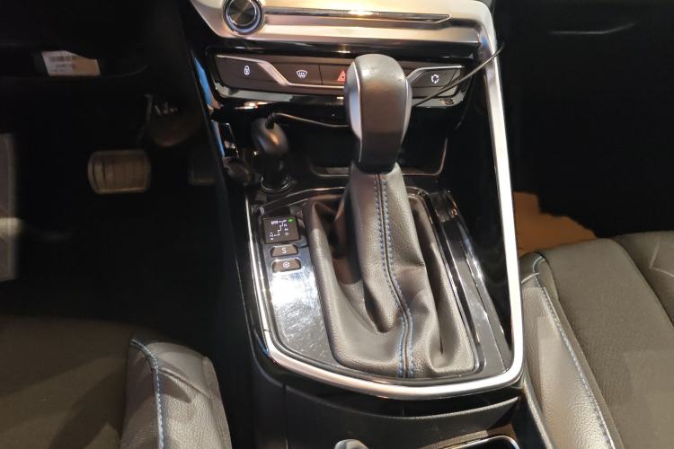 Used Peugeot 308 2016 1.6L Automatic Luxury Edition Gear Lever