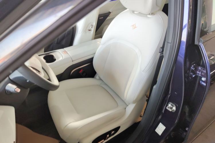 Used Dongfeng eπ eπ008 2024 636Max All-Electric Version 6 Seats