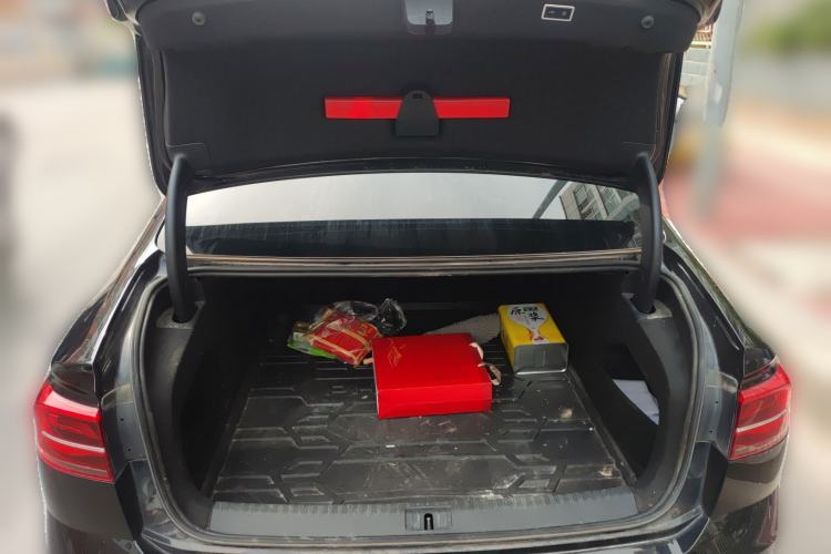 Used Volkswagen Phideon 2021 380TSI Luxury Edition Trunk