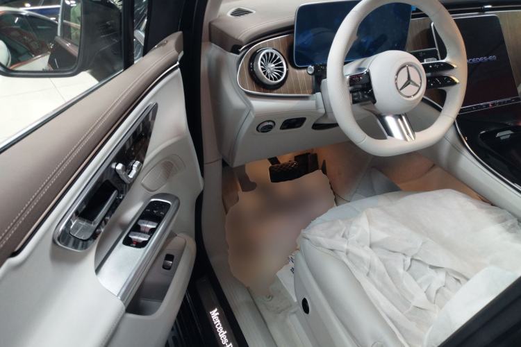 Used Mercedes-Benz EQE SUV 2024 500 4MATIC Pioneer Edition
