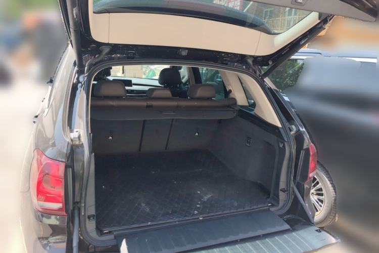 Used BMW X5 2017 xDrive28i Trunk