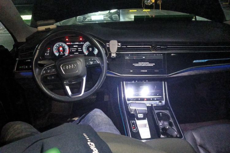 Used Audi Q8 2021 55 TFSI Luxury Dynamic Edition Center Console