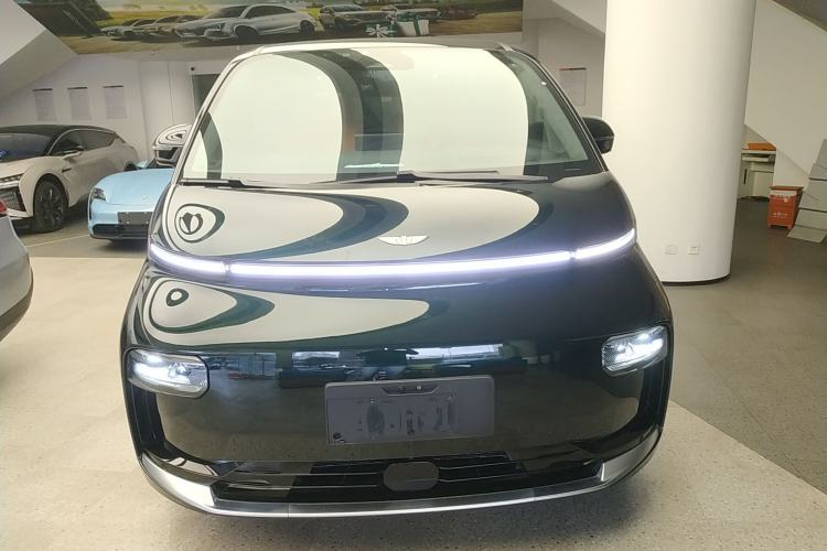 Used Geely Galaxy LEVC L380 2024 140-Degree 6-Seater All-Wheel-Drive Ultra
