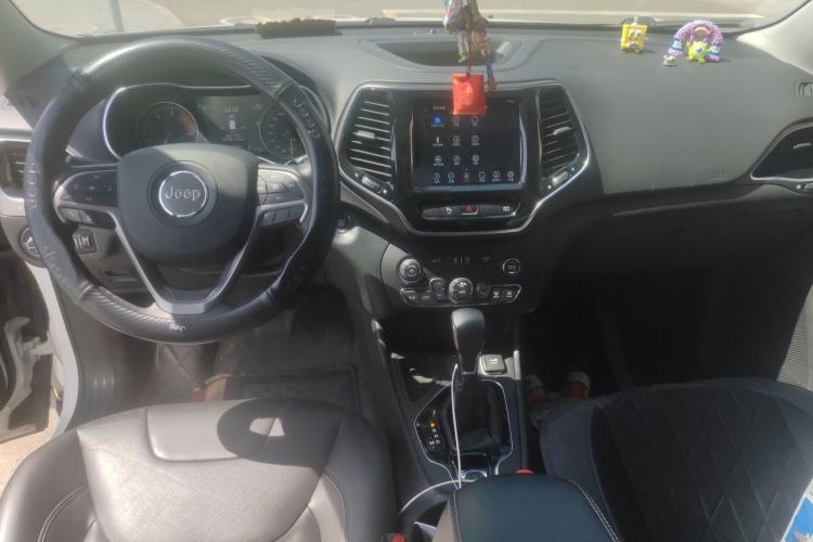 Used Jeep Cherokee 2020 2.0T Two-Wheel Drive Leading Edition Center Console