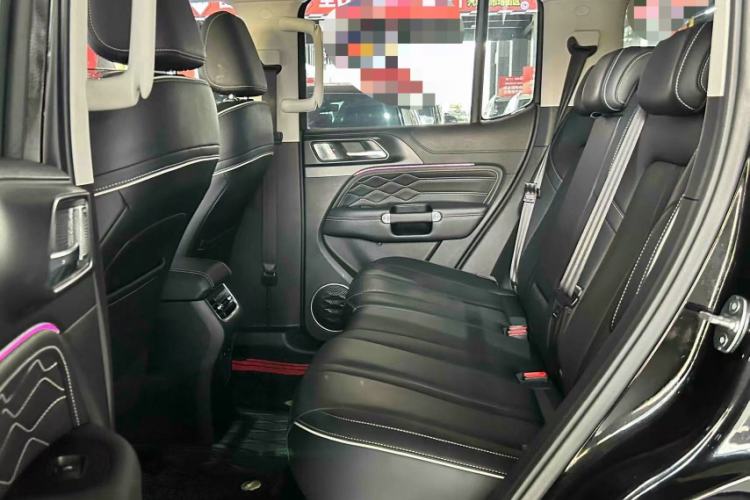 Used Tank 300 2023 City Edition 2.0T—Stylish as Ever Interior 8