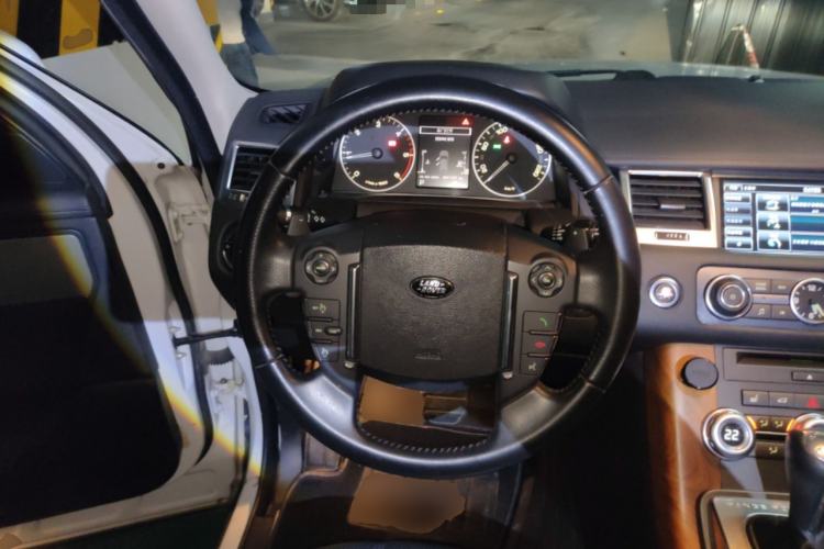 Used Land Rover Range Sport 2013 3.0 TDV6 Diesel Edition Steering Wheel