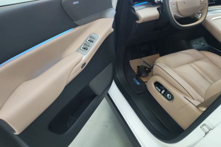 Used XPeng X9 2025 740 Ultra-Long Range Max