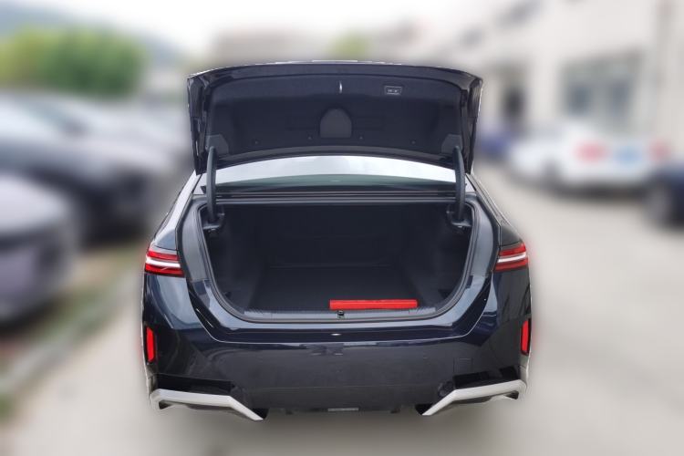 Used BMW 5 Series 2025 530Li Luxury Edition M Sport Package Trunk