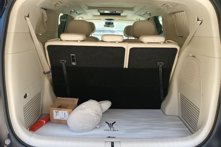 Used VOYAH Dream 2024 PHEV Extended-Range Premium Edition
