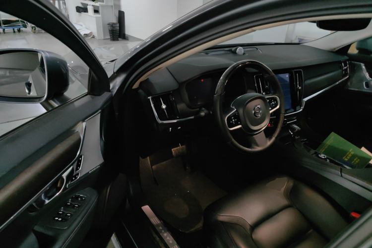 Used Volvo V90 2019 Cross Country T5 AWD Smart Range Version China VI Standard