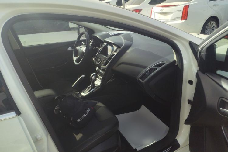 Used Ford Focus 2012 Hatchback 2.0L Automatic Luxury Sport Model
