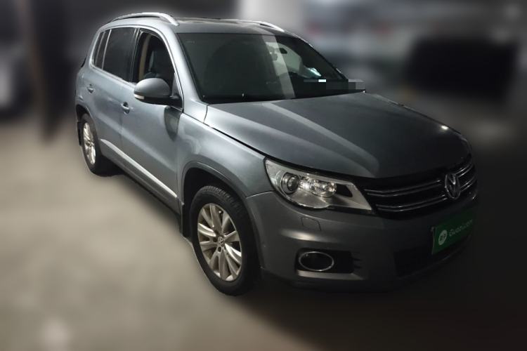 Used Volkswagen Tiguan 2010 2.0 TSI Automatic All-Wheel Drive Flagship Navigation Edition Front Right 45 Deg