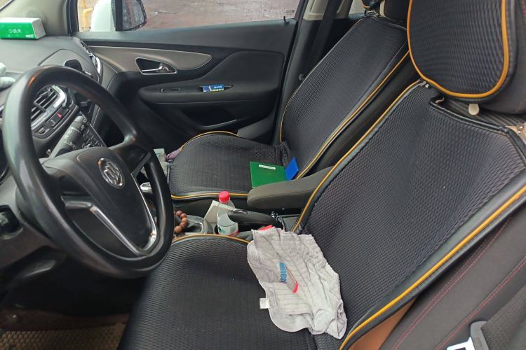 Used Buick Encore 2015 1.4T Automatic Two-Wheel Drive Urban Elite Version
