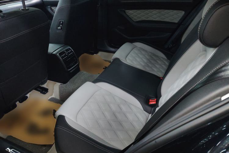 Used Volkswagen Magotan 2025 Zhongxiang Model 280TSI DSG Luxury Version
