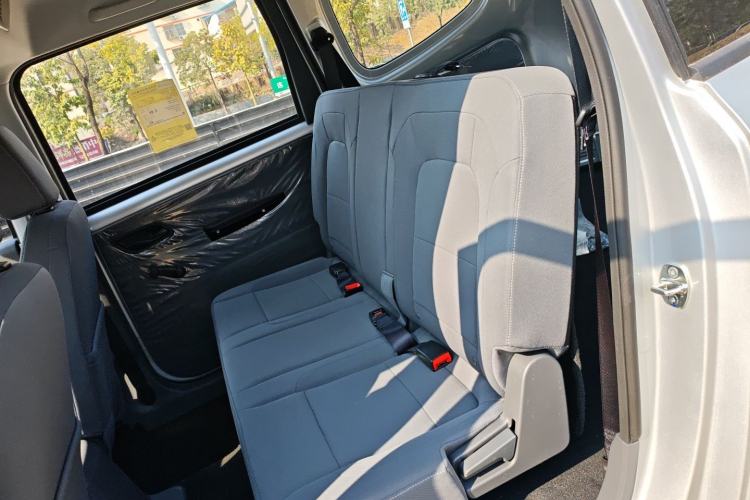 Used Wuling Hongguang New Energy 2025 Extended-Range Hybrid 50 km Standard Version
